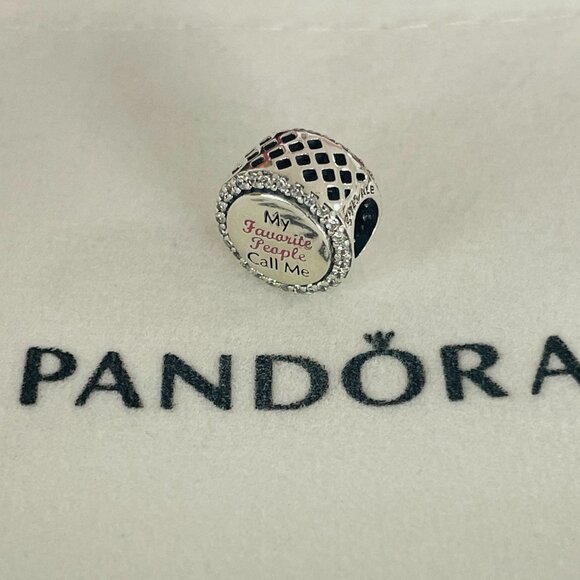 Pandora My Favorite Humans Call Me Grandma Personalized Charm Bead - Picture 2 of 5